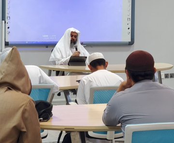 أقامت كلية الشريعة لقاء أكاديميًا بعنوان:  " العلاقة بين العقيدة والشريعة وأثرها"